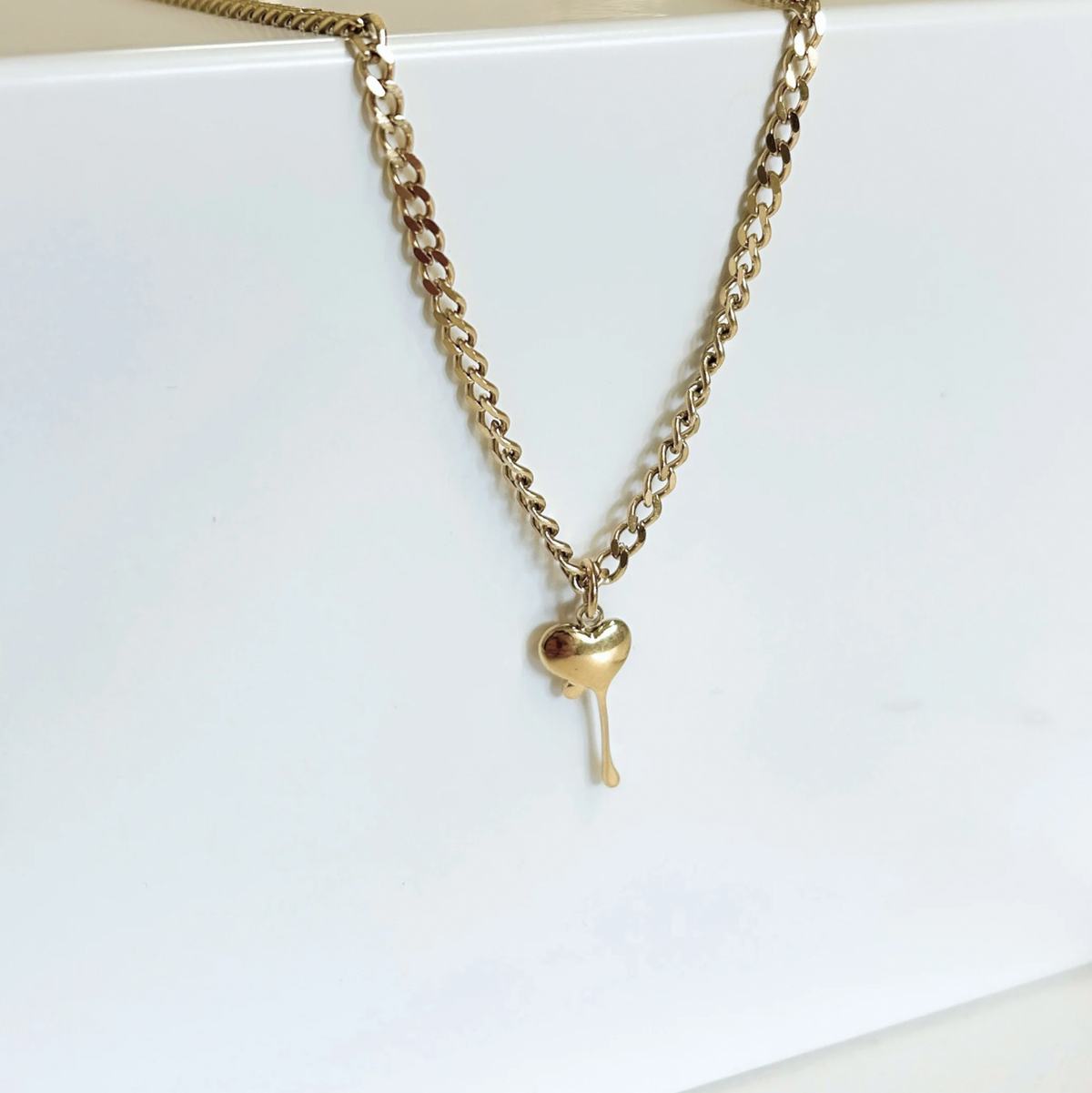 FEVER HEART Necklace - Gold